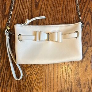 Chic White Bow Accent Wristlet Clutch